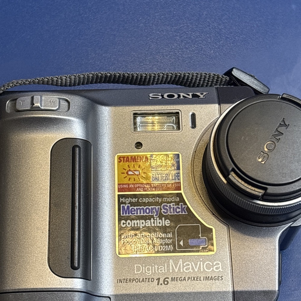 Vintage Sony MVC-FD90 Digital Mavica Camera 16x Zoom FD Drive 1.6MP Untested